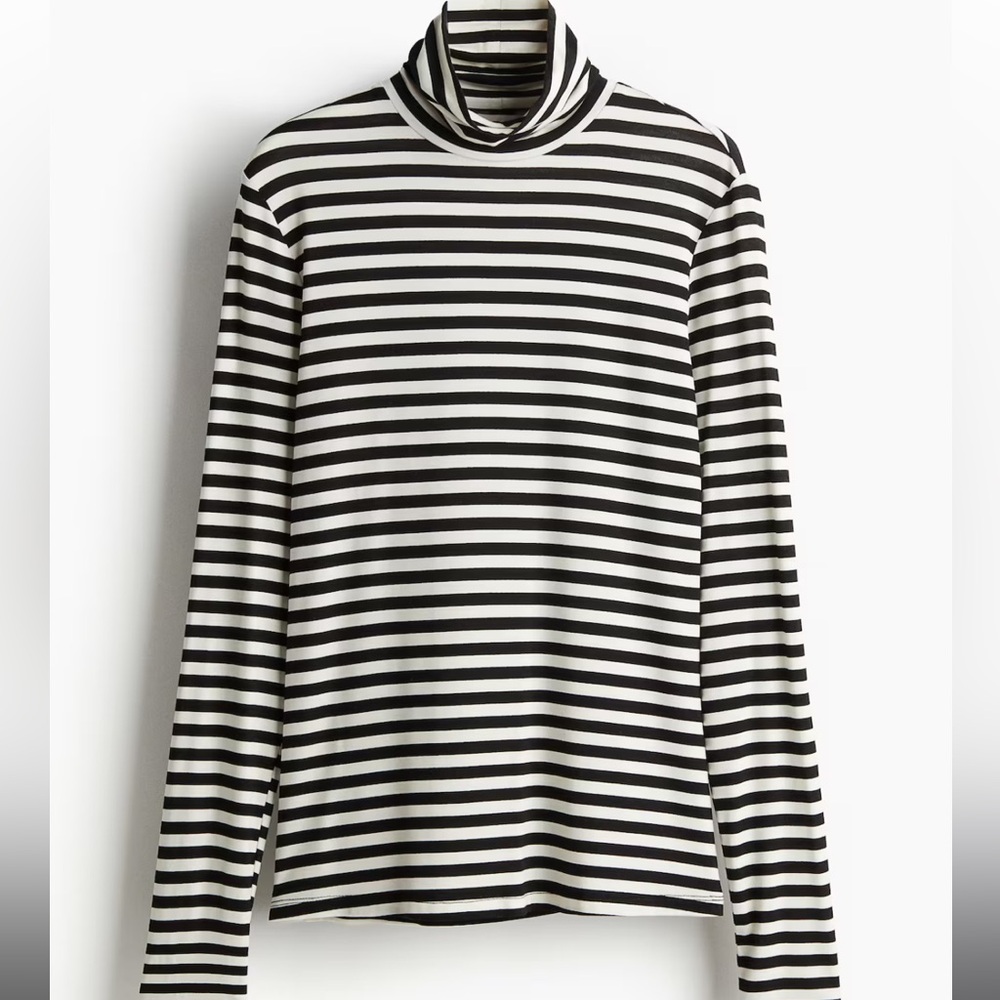 Black & White Striped Turtleneck H&M Top M